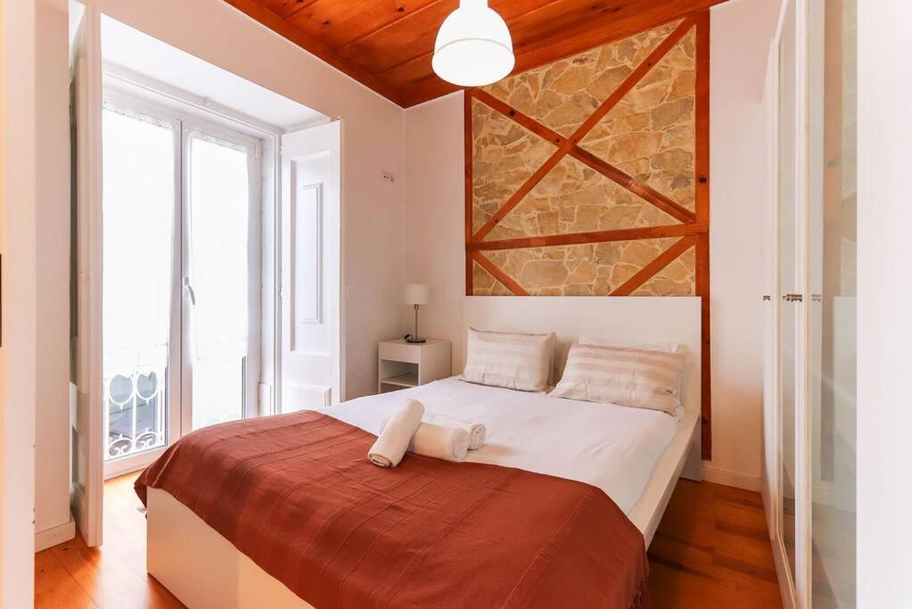 Vita Portucale ! Campo Ourique Design W/ Balcony ลิสบอน ภายนอก รูปภาพ