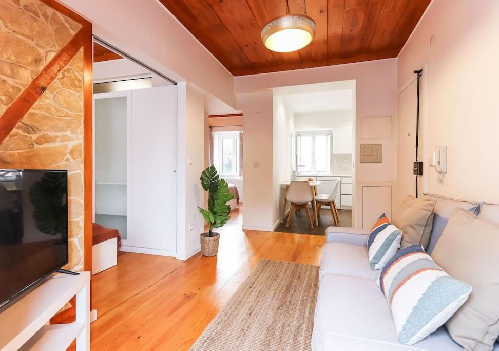 Vita Portucale ! Campo Ourique Design W/ Balcony ลิสบอน ภายนอก รูปภาพ