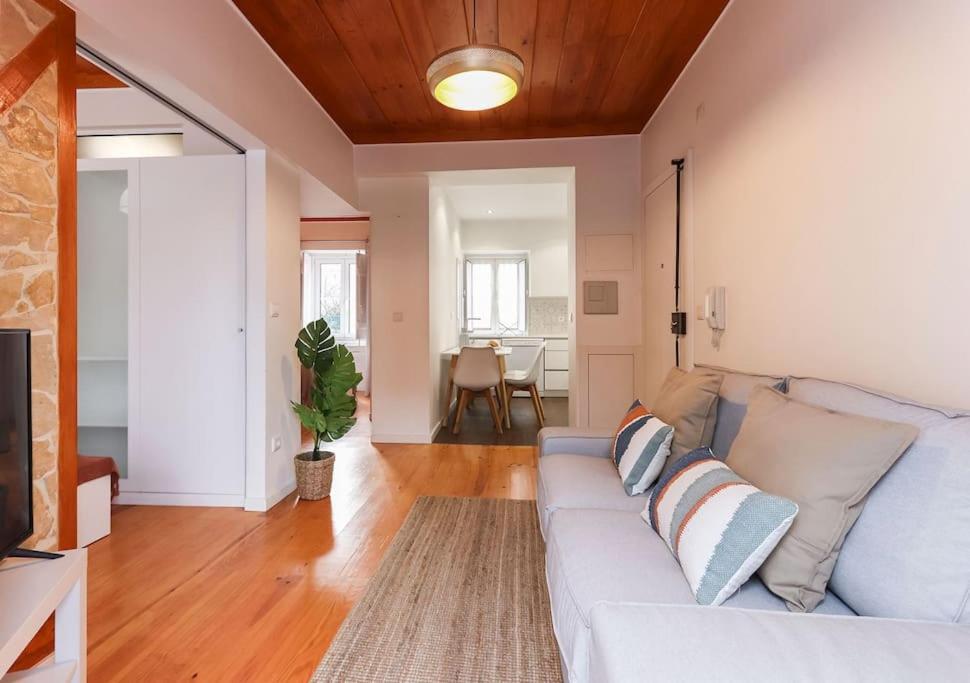 Vita Portucale ! Campo Ourique Design W/ Balcony ลิสบอน ภายนอก รูปภาพ