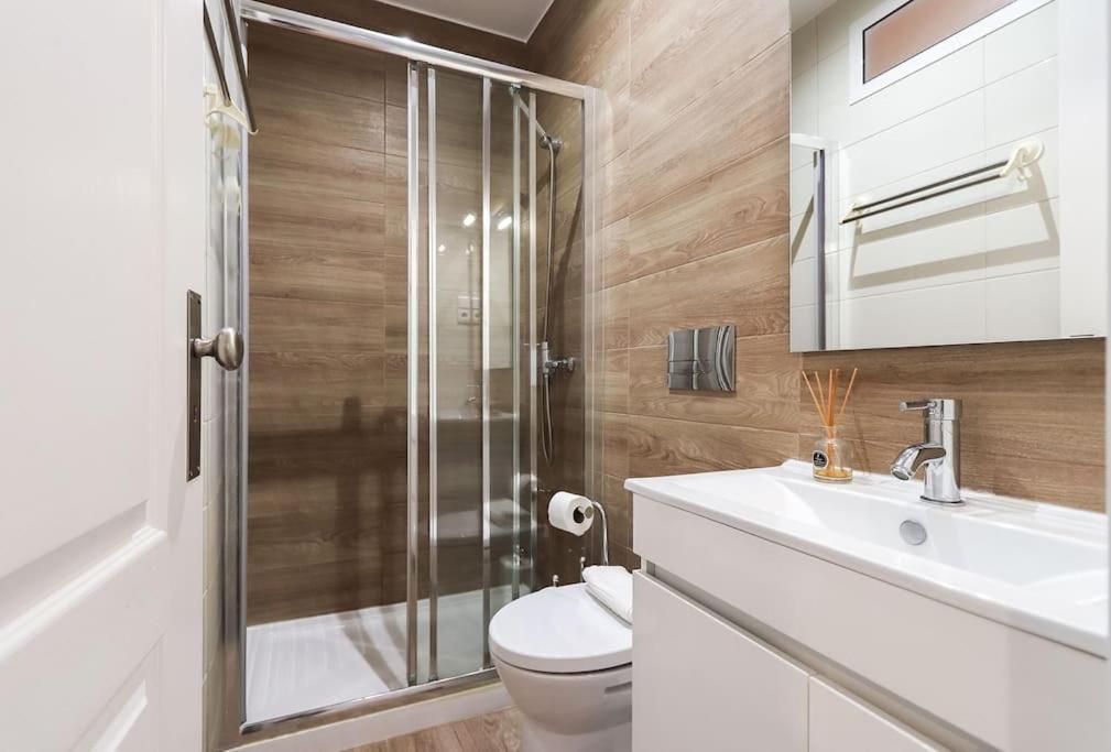 Vita Portucale ! Campo Ourique Design W/ Balcony ลิสบอน ภายนอก รูปภาพ